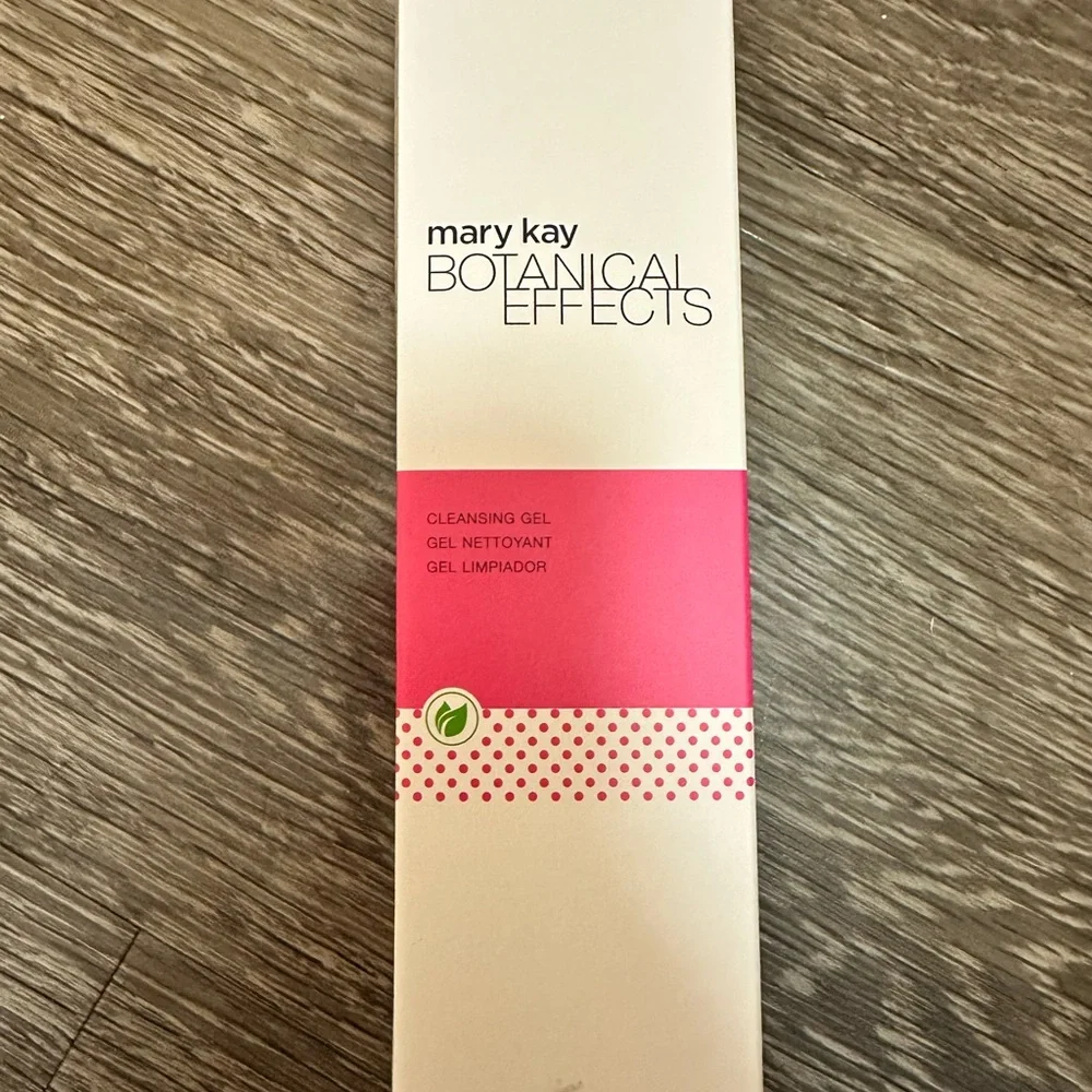 NEW in box Mary Kay Botanical Effects Cleansing Gel - Picture 1 of 3